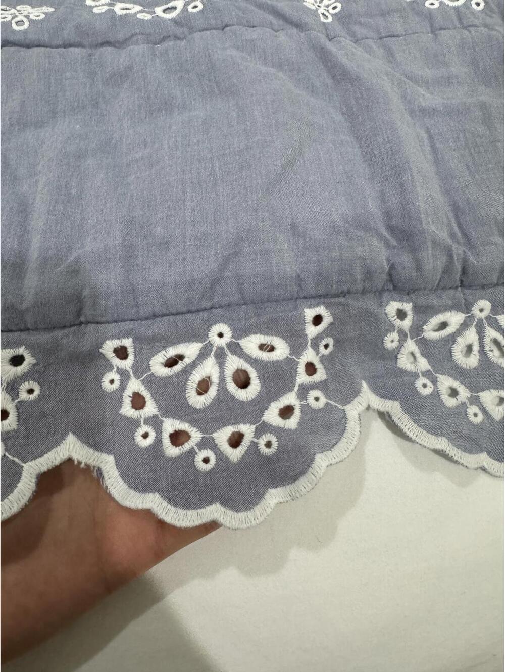 Pottery Barn Kids Remi Blue Chambray Eyelet Toddler Quilt 36x50 Bedding Blanket - Picture 4 of 8